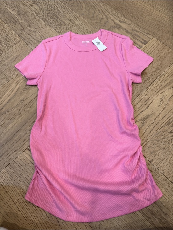 Old Navy Tops - Old Navy Maternity Bright Pink Short Sleeve Crewneck Tee New with tags